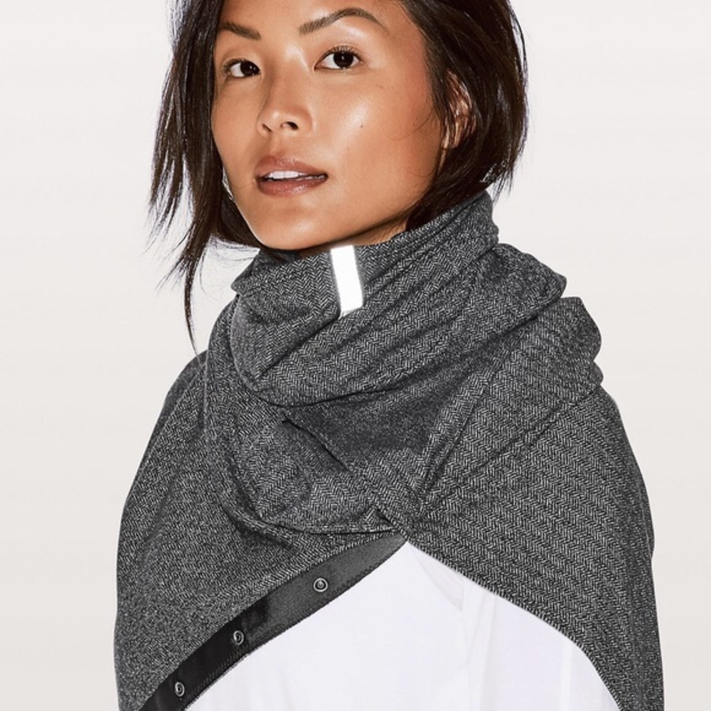 Lululemon Vinyasa scarf